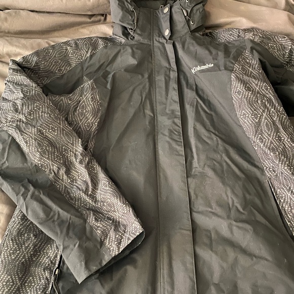 Columbia Shell Jacket - Picture 1 of 8